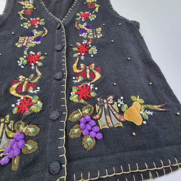 Ugly Christmas Holiday Sweater Vest Embroidered Poinsettia Presents Vintage sz S - Picture 2 of 6